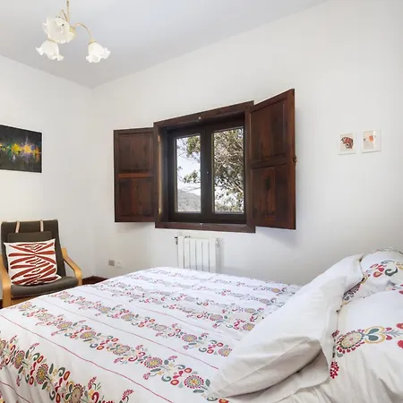 Holiday home Geranios *