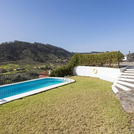 Holiday home Geranios